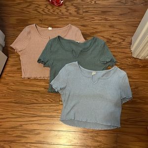 3 cropped Tees